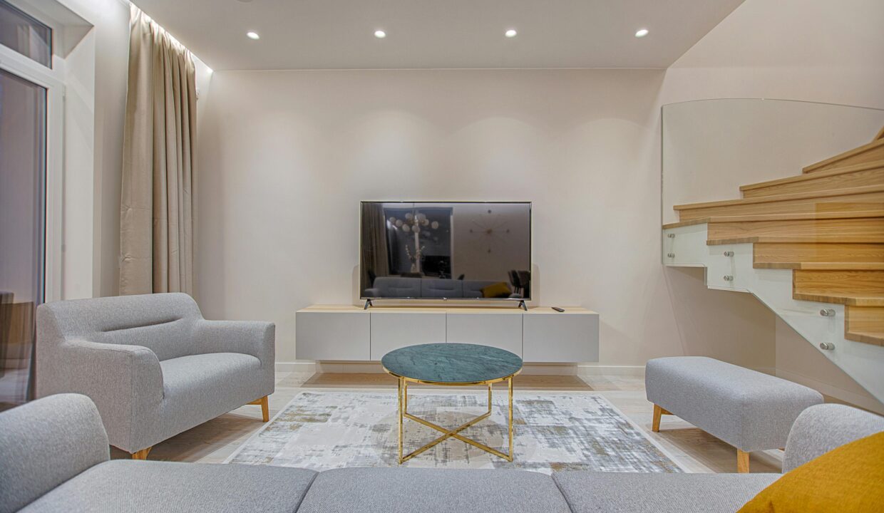 pexels-fotoaibe-1669799