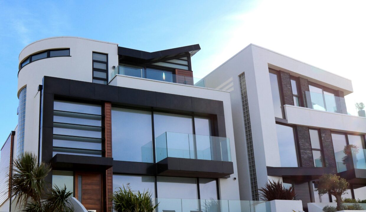 pexels-expect-best-79873-323780